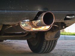 Штрафы за шумные автомобили могут поднять в 10 раз