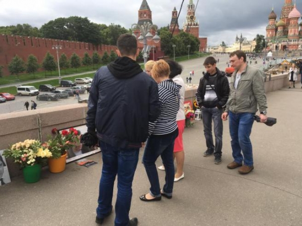 Склонив голову&hellip;