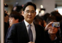 Глава Samsung сел на пять лет за коррупцию