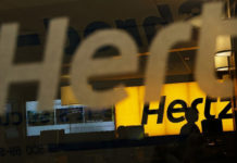 Сервис аренды автомобилей Hertz прекращает работу в России