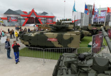 Танк «Армата» вызвал особый интерес у посетителей форума «Армия-2017″