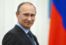 Путин отдал главе Новгородской области папку с жалобами жителей
