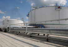 Минэнерго США впервые продаст 500 тыс. баррелей нефти из-за шторма «Харви»