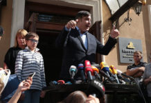 Саакашвили: «Мой паспорт в кабинете у Порошенко»