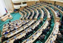 Совет Федерации намерен рассмотреть закон о выселении из России за непристойное поведение