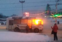 В Уфе на ходу загорелась маршрутка с пассажирами