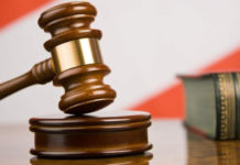 Суд в Турции приговорил журналистку WSJ к двум годам тюрьмы за пропаганду