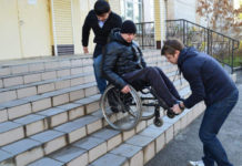 Ребенка-инвалида выгнали из кинотеатра в Санкт-Петербурге за внешний вид