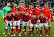 Игроки сборной России по футболу вручили подарки онкобольным детям