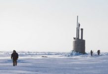 При «нападении» на РФ подлодка ВМС США вмёрзла в лёд
