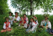 Троица 2018 молитвы в этот день: молитвы, которые произносятся на Троицу могут исцелить человека от любой болезни и даровать отпущение всех грехов