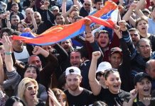 Протесты в Армении: страна парализована, аэропорт перекрыт, поезда заблокированы