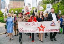 По улицам Нью-Йорка идет «Бессмертный полк»