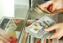 На падение рубля в августе 2018 повлияли санкции Белого Дома и снижение цены на «черное золото»