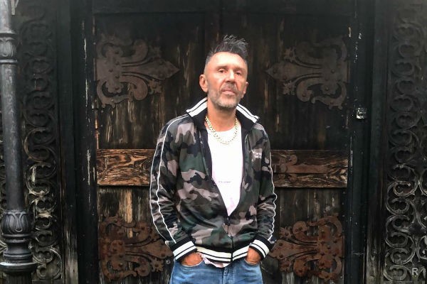 Новый клип Сергея Шнурова на песню "Цой" стал самым просматриваемым и скандальным