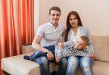 Программа Молодая семья 2018 условия ипотеки: правительство страны помогает молодым при покупки собственного жилья
