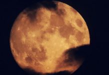Луна и Марс сегодня во сколько онлайн: где смотреть, гороскоп для всех знаков зодиака, лунный календарь октябрь, ноябрь 2018