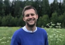 Телеведущий Борис Корчевников стал папой