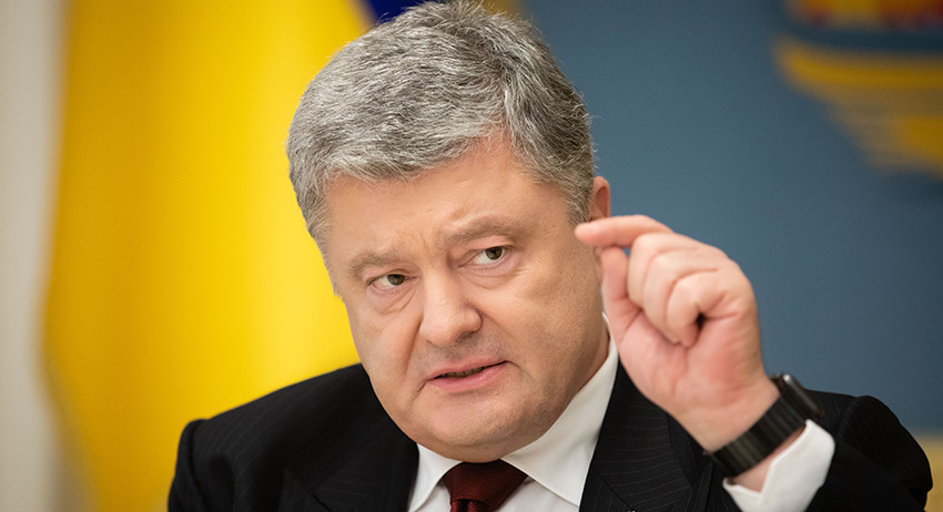 Порошенко требует усилить санкции против России
