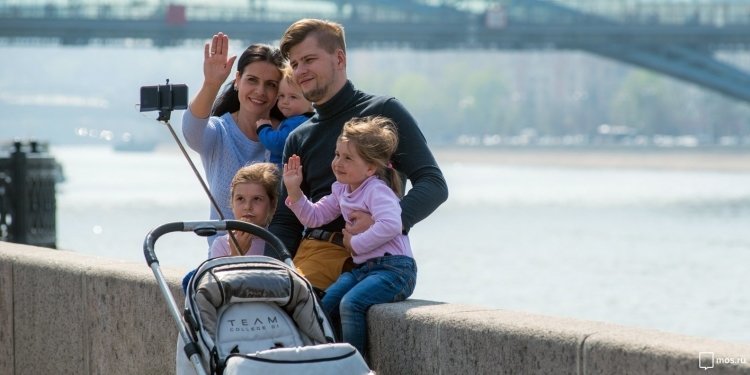 В Петербурге многодетным семьям в 2019 году выплатят до 2 миллиардов рублей