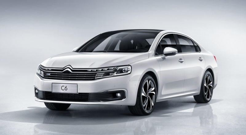 Эксклюзивный седан Citroen C6 второго поколения стал мощнее