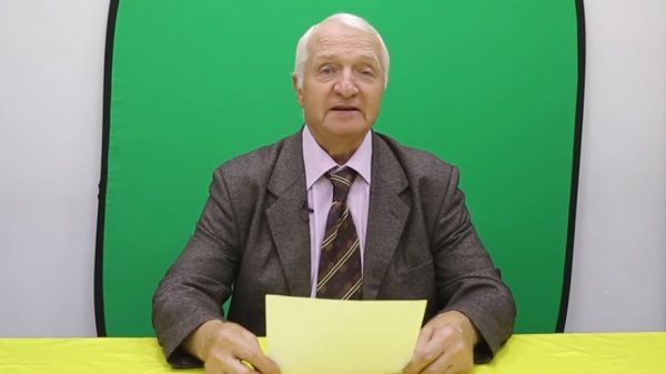 Скончался телеведущий Виктор Мочалов