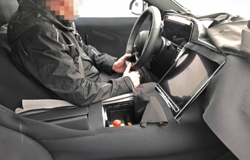 Новый Mercedes-Benz S-Class пойдёт по стопам Теслы: электромоторы и большой планшет!