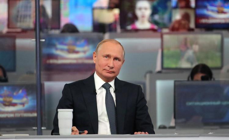 Путин распорядился доплатить пенсионерам в 2019 году