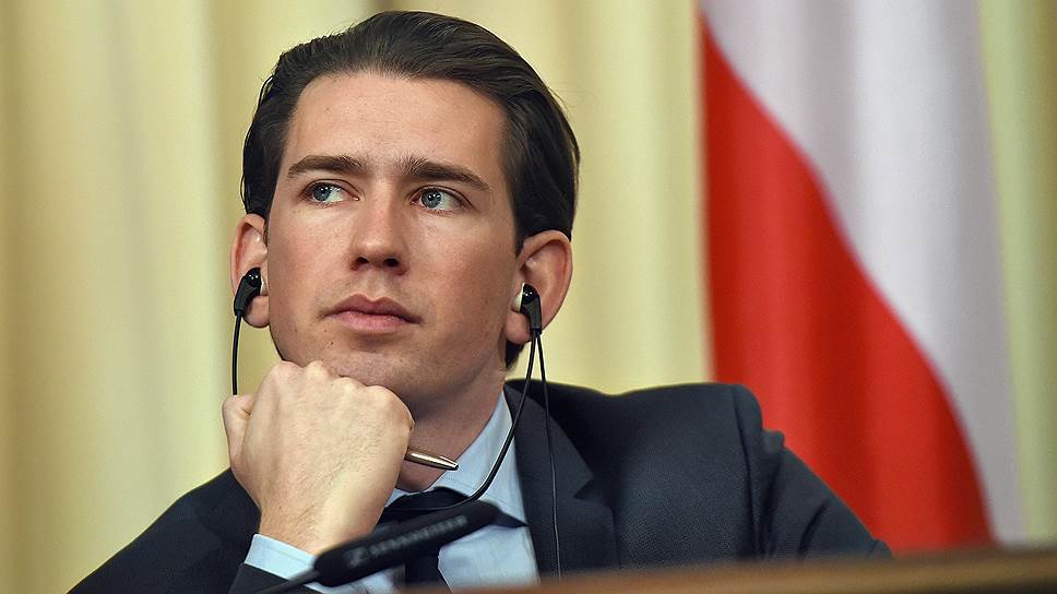 Канцлер Австрии предложил президенту отправить в отставку главу МВД