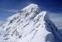 На Эвересте установили самые высокие в мире метеостанции