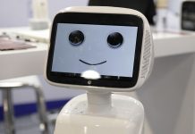 Роботов научили иронии