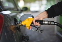 Россия находится в середине рейтинга стран Европы с самым доступным бензином