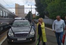 «Верховная хабалка»: известный блогер раскритиковала Пугачеву за выходку на вокзале