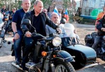 Путина могут оштрафовать за езду на мотоцикле без шлема