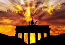Почему Германия не выдержит больше 2-х месяцев карантина брандебургские ворота