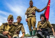 Зачем иностранцы носят форму Красной армии красная армия