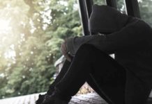 3 гарантированных способа остаться одиноким. В чем опасность социальной изоляции уныние