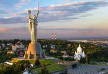 Уровень зависимости: Украина влезла в кабалу памятник