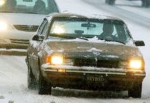 Осторожно коррозия: как следить зимой за кузовом авто автомобиль в снегу