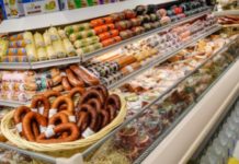 Эксперты предупредили о подорожании продуктов в 2021 году прилавок с колбасой