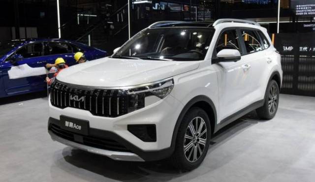 кроссовер Kia Sportage корейский внедорожник