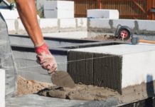 Дом из газобетонных блоков: стоит ли строить возведение стены