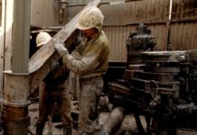 Кончается запас: сколько в России осталось нефти и газа буровая установка