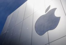 Правительства шпионят за гражданами по телефону: жесткая позиция Apple главный офис Apple