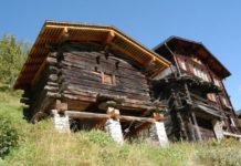 Кризисы и успехи Европы написаны на дереве деревянные здания в Европе
