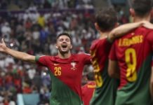 Португалия разгромила Швейцарию в 1/8 финала ЧМ 2022 футболисты сборной Португалии