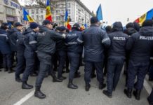 Парламент Молдавии признал молдавский язык румынским уличные протесты в Молдавии