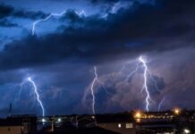 Нужно ли отключать электроприборы во время грозы: мы объясняем защита компьютерного оборудования в грозу